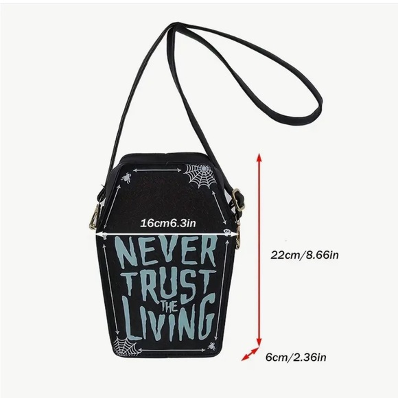 🆕 Tombstone - Coffin “Never Trust The Living” Crossbody Bag - Beetlejuice - Picture 3 of 16